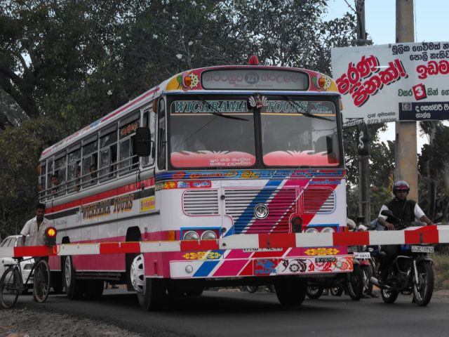 Zdjęcia: ulica w Bentocie, Bentota, miejscowy -pekaes-, SRI LANKA Zdjęcia: ulica w Bentocie, Bentota, miejscowy -pekaes-, SRI LANKA