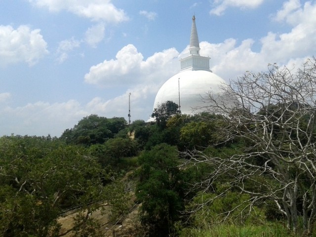 Zdj cia: Mihintale, Trójkat Kulturowy, Mahaseya – dagoba Maha, SRI LANKA Zdj cia: Mihintale, Trójkat Kulturowy, Mahaseya – dagoba Maha, SRI LANKA