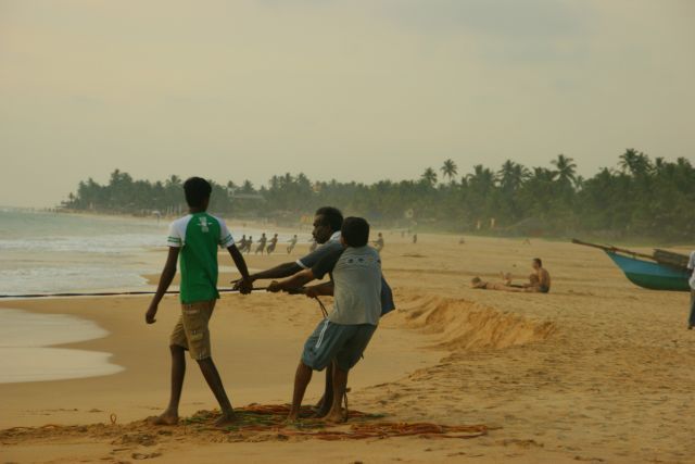 Zdjęcia: Hikudawa, Hikudawa, Rybacy, SRI LANKA Zdjęcia: Hikudawa, Hikudawa, Rybacy, SRI LANKA