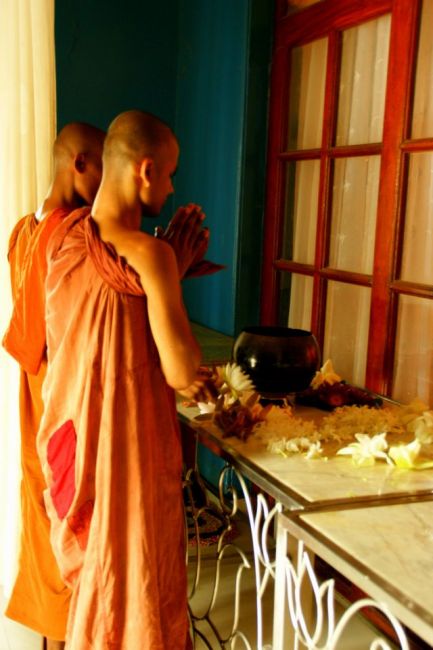 Zdjęcia: Anuradapura, Anuradapura, Modlitwa, SRI LANKA Zdjęcia: Anuradapura, Anuradapura, Modlitwa, SRI LANKA