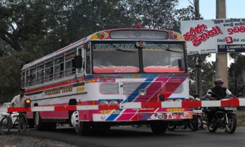 Zdjęcie SRI LANKA / Bentota / ulica w Bentocie / miejscowy -pekaes-