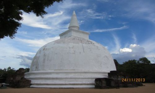 Zdjęcie SRI LANKA / Pollonnaruwaa / Kiri Vihara stupa / biała światynia