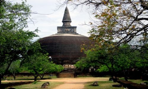 Zdjcie SRI LANKA / Polonnaruwa / Kirivihara / Kapsua czasu