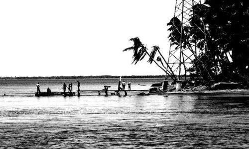 Zdjecie SRI LANKA / Wschodnie wybrzee / niedaleko Trincomalee / pomost