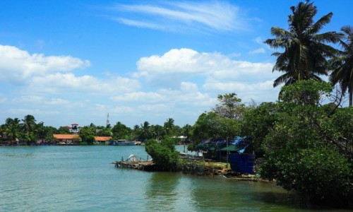 SRI LANKA / Negombo / Wyspa Duwa / Domki rybackie nad kanaem