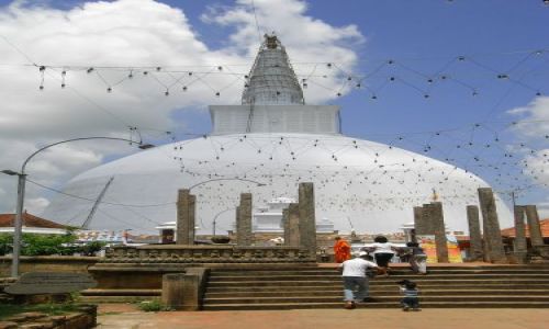 Zdjęcie SRI LANKA /  Prowincja Pln.Centralna  / Anuradhapura / Dagoba Maha Stupa
