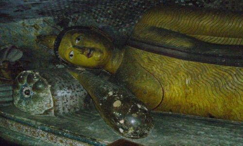 Zdjęcie SRI LANKA / brak / Dambulla /Rock Temple /  Lezacy Budda z Rock Temple