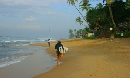 Zdjęcie SRI LANKA / Hikudawa  / Hikudawa / Pokonana  przez  fale