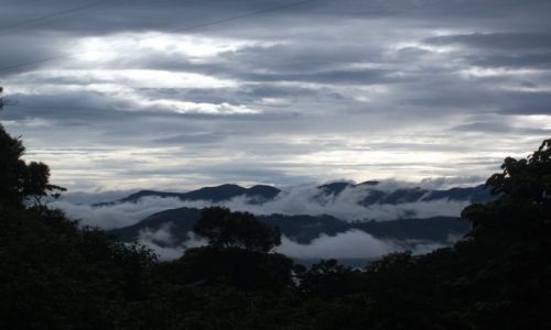 SRI LANKA / Adam's Peak (Sri Pada) / Adam's Peak (Sri Pada) / ... spogl±daj±c za siebie ...