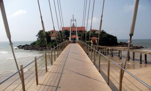 Zdjęcie SRI LANKA / ... południowa część wyspy ... / Matara / ... niewielka świątynia na niewielkiej wyspie ...