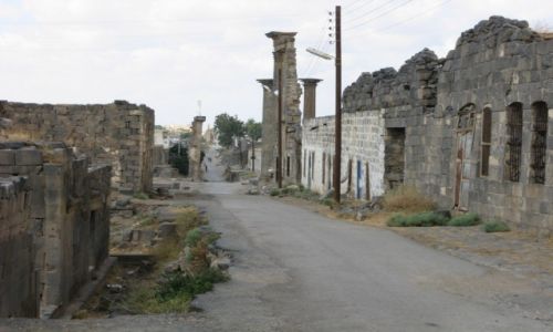 Zdjecie SYRIA / - / Bosra / Ulica z rzymskich czasw 1