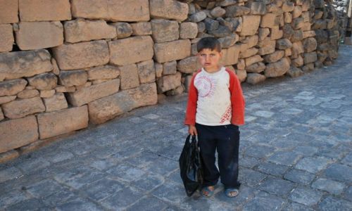 Zdjecie SYRIA / Basra / Syria / Dzieciak z uliczek Basry