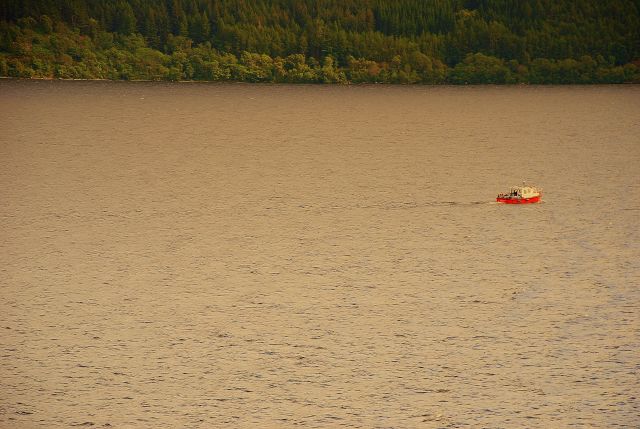 Zdjęcia: Loch Ness , płn.-zach. , łódką w poszukiwaniu Stwora, SZKOCJA Zdjęcia: Loch Ness , płn.-zach. , łódką w poszukiwaniu Stwora, SZKOCJA