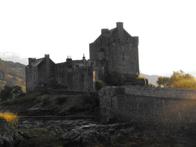 Zdjęcia: Dornie, zamek Eilean Donan położony na wyspie Loch Duich, SZKOCJA Zdjęcia: Dornie, zamek Eilean Donan położony na wyspie Loch Duich, SZKOCJA