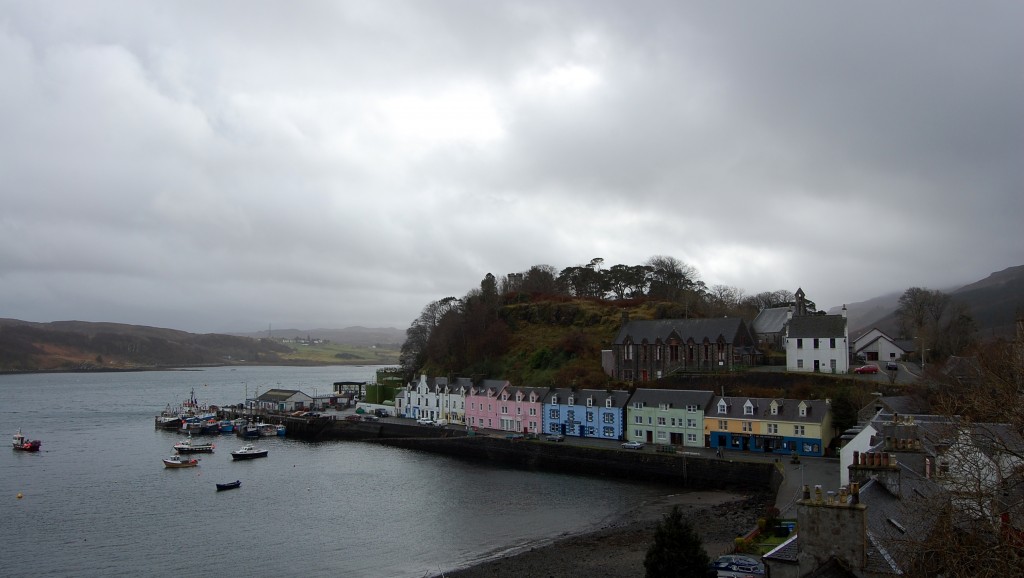 Zdjęcia: Portree, Skye, W tej szarości bywa kolor, SZKOCJA Zdjęcia: Portree, Skye, W tej szarości bywa kolor, SZKOCJA