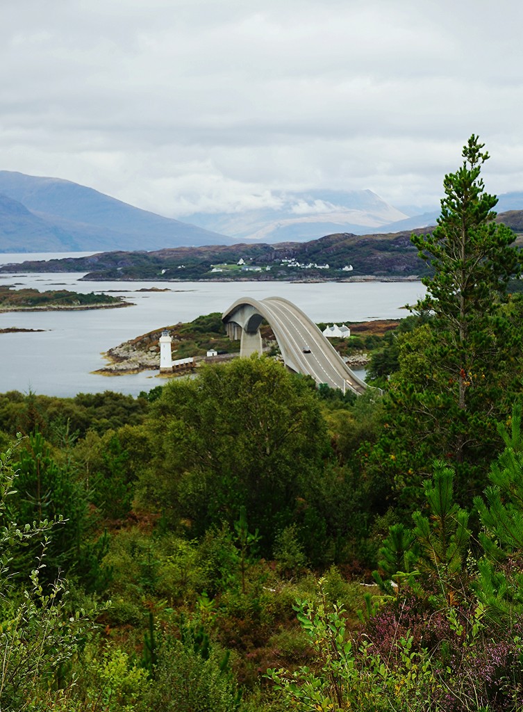 Zdjęcia: Kyleakin, Wyspa Skye, Skye Bridge z drugiej strony, SZKOCJA Zdjęcia: Kyleakin, Wyspa Skye, Skye Bridge z drugiej strony, SZKOCJA