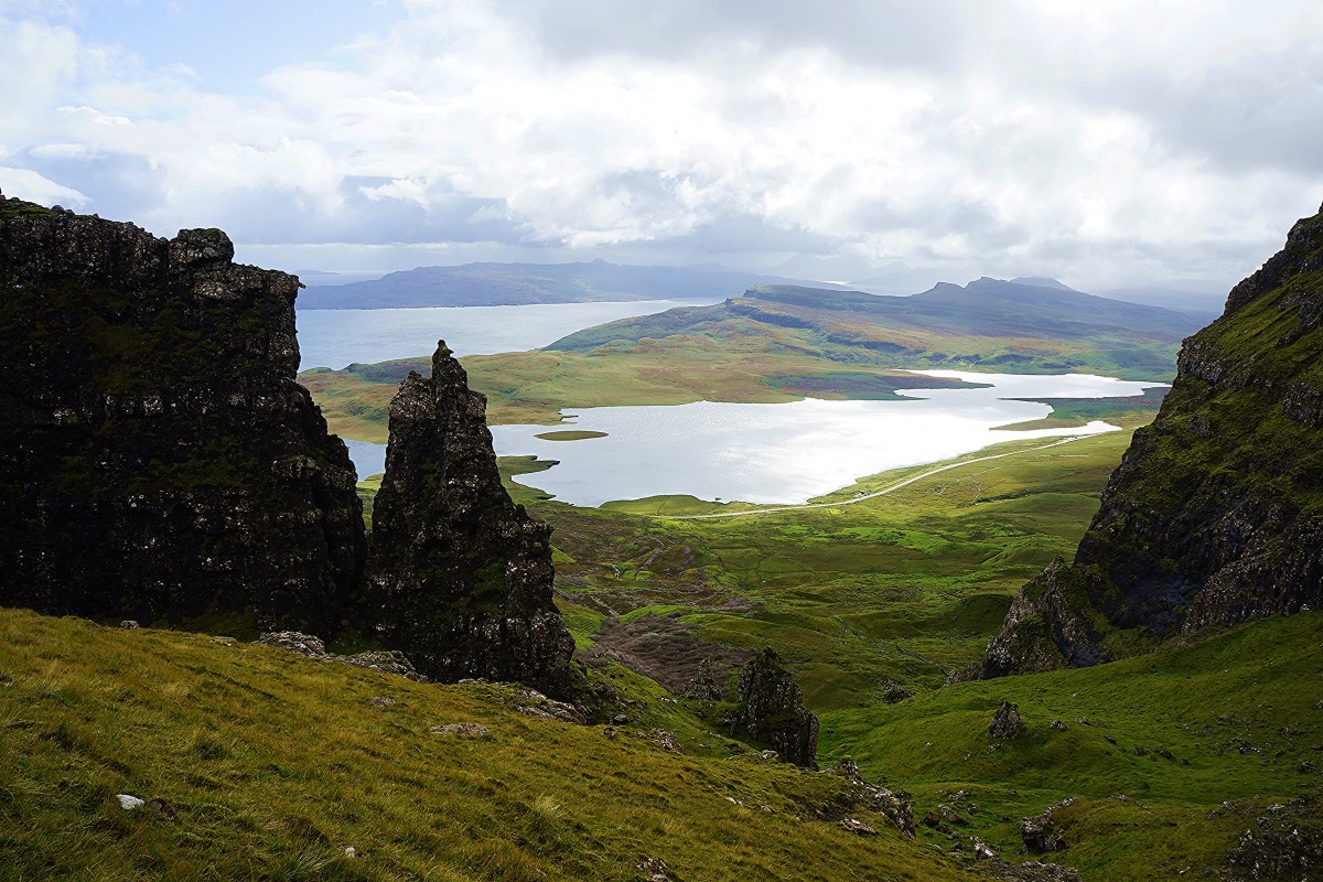 Zdjęcia: Wzgórze Storr , Wyspa Skye, W stronę wody, SZKOCJA Zdjęcia: Wzgórze Storr , Wyspa Skye, W stronę wody, SZKOCJA