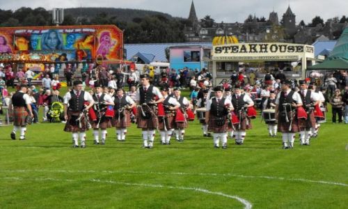 Zdjęcie SZKOCJA / - / Crieff / Crieff Highland Gathering - dudziarze