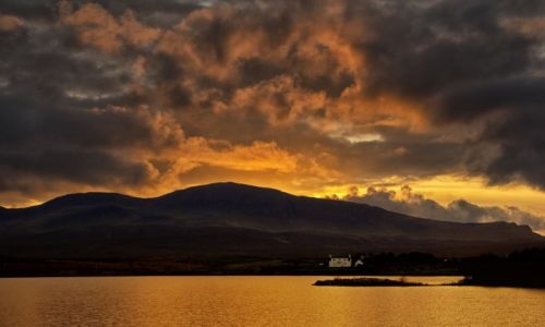 Zdjcie SZKOCJA / Wyspa Skye / Loch Mealt / Domek na emeryture