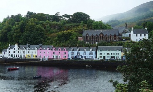 Zdjecie SZKOCJA / Wyspa Skye / Portree / Kolorowe domki