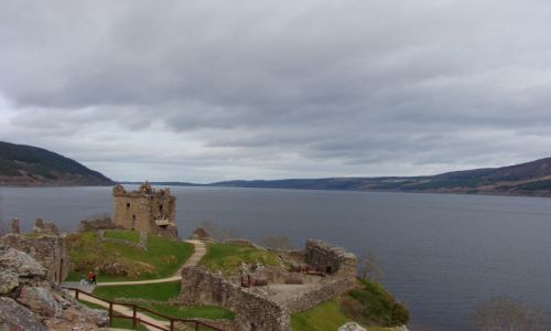 Zdjecie SZKOCJA / Loch Ness / zamek w sasiedztwie Loch Ness / w poszukiwaniu Nessie