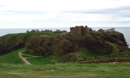 Zdjęcie SZKOCJA / wschodnie wybrzeze Szkocji / nad brzegiem Morza Polnocnego / fantazja dawnych budowniczych