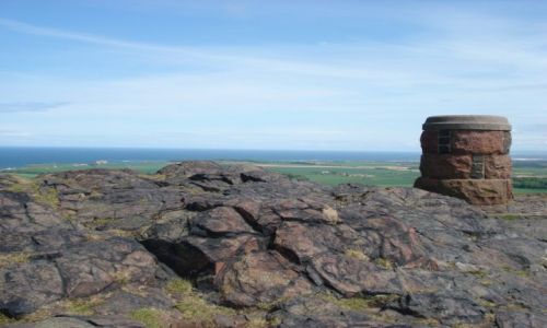 Zdjęcie SZKOCJA / na wschod od Edinburga / Morze Polnocne / kapitalny punkt obserwacyjny przy wejciu do zatoki