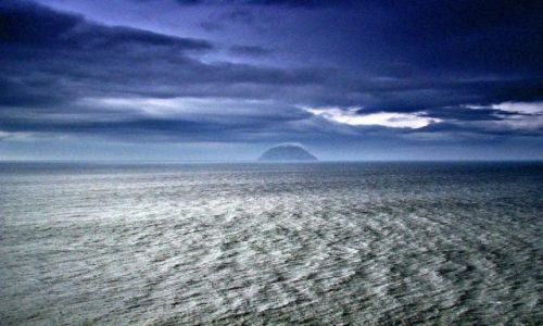 Zdjecie SZKOCJA / Carrick / punkt widokowy  w  poblizu  Landalfoot  droga  A 77 / samotna wysepka -- Ailsa Craig