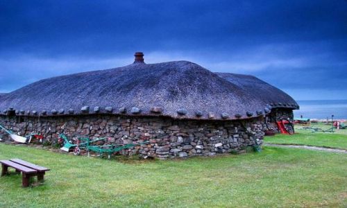 Zdjecie SZKOCJA / polnoca czesc wyspy / Skye Museum of Island Life / domostwa dawnych mieszkancow  Skye
