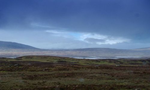 Zdjecie SZKOCJA / Highland /  na drodze A 87 / upragniony kolor niebieski