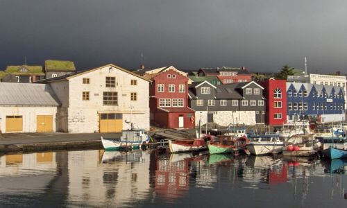Zdjecie SZKOCJA / Wyspy Owcze / Thorshavn nabrzee rybackie / Szczypta soca