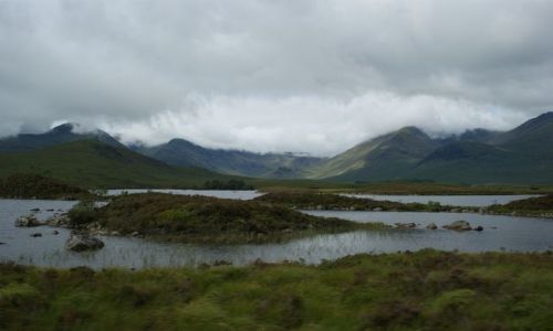Zdjęcie SZKOCJA / - / Loch Lomond / Góry w chmurkach