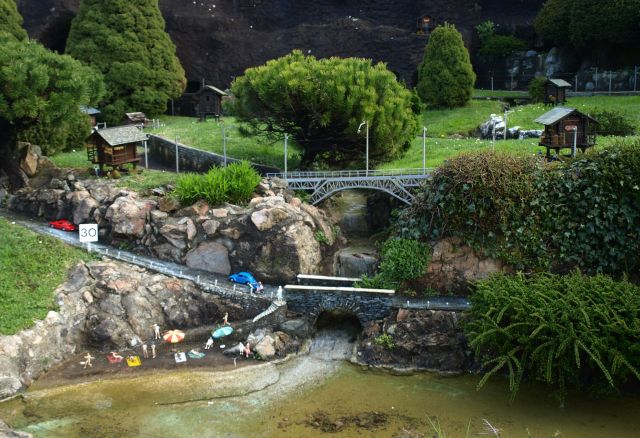 Zdjęcia: swiss miniatur, Lugano, krasnale na ...plaży, SZWAJCARIA Zdjęcia: swiss miniatur, Lugano, krasnale na ...plaży, SZWAJCARIA