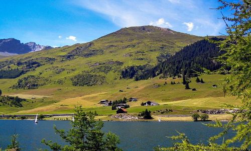 Zdjecie SZWAJCARIA /  gdzie w kantonie Gryzonia / okolice Davos / Jezioro na granicy Davos