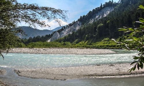 Zdjęcie SZWAJCARIA / - / Okolice Valendas-Sagogn / Wiący sie Ren jeszcze taki wąski