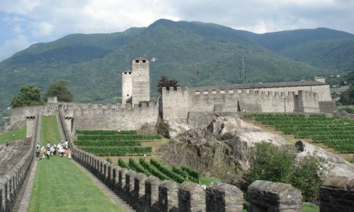 Zdjęcie SZWAJCARIA / - / BELLINZONA / CASTELLO DI SASSO CORBARO 2