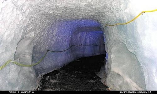 Zdjecie SZWAJCARIA / VALAIS / GLETSCHERGROTTE - KLEIN MATTERHORN / DROGA DO GROTY