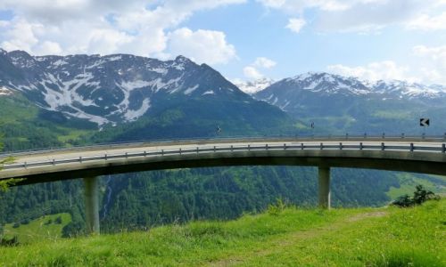 Zdjecie SZWAJCARIA / - / Szwajcaria / szwajcarskie autostrady w grach