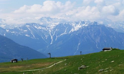 Zdjcie SZWAJCARIA / Szwajcaria / Fiescheralp / widok na szczyty z wioski Fiescheralp