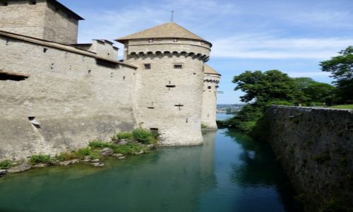 Zdjcie SZWAJCARIA / Vaud / Montreux-Jezioro Genewskie / fosa wok zamku Chillon