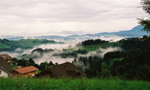 Zdjecie SZWAJCARIA / Lucerna / Menzberg / Mgy nad Menzbergiem