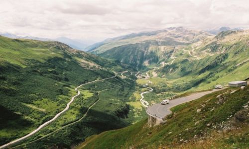 Zdjecie SZWAJCARIA / - / Andermatt / Serpentyny 