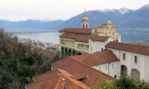 Zdjcie SZWAJCARIA / Ticino / Locarno /  Chiesa Madonna del Sasso...