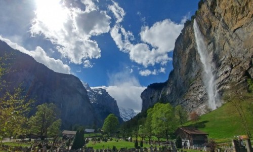 Zdjecie SZWAJCARIA / Alpy Berneskie / Lautenbrunnen / Najpikniejsza alpejska dolina