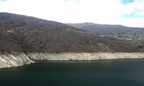 Zdjcie SZWAJCARIA / Verzasca / tama / na lewo od zbiornika 