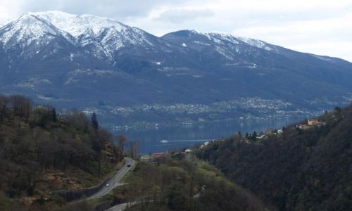 Zdjcie SZWAJCARIA / Verzasca / tama / z tamy na Logo Maggiore