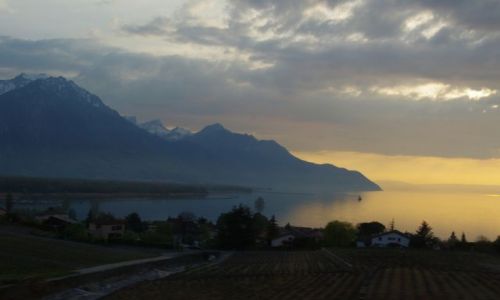Zdjecie SZWAJCARIA / - / Montreux / Wieczr w Montreux