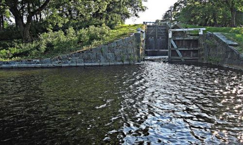 Zdjecie SZWECJA / VASTMANLAND / HALLSTAHAMMAR / STROMSHOLMS  KANAL