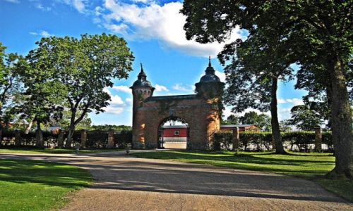 Zdjecie SZWECJA / SODERMANLAND / OKOLICE SPARREHOLM / ROCKELSTAD  SLOTT