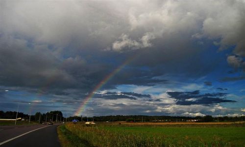 Zdjęcie SZWECJA / SODERMANLAND / OKOLICE  ESKILSTUNA / TĘCZOWA DROGA